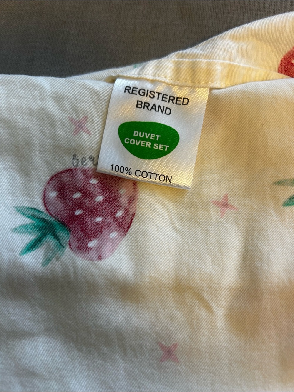 100% Cotton Queen Strawberry Print Cotton Bedding Duvet Cover Set-EUC - Picture 10 of 11